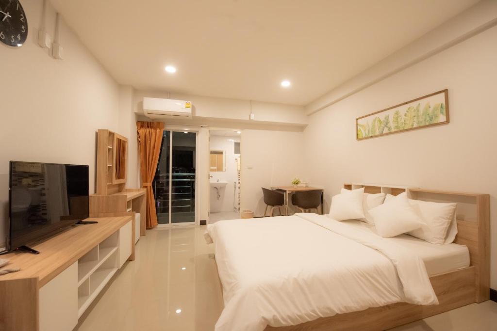 Queen Room with Balcony